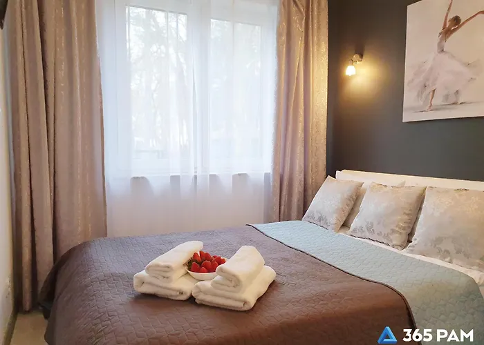 アパート 365pam - Dwie Sosny Przy Plazy - Sauna, Jacuzzi, Silownia, Bawialnia ウストロニエ・モルスキエ