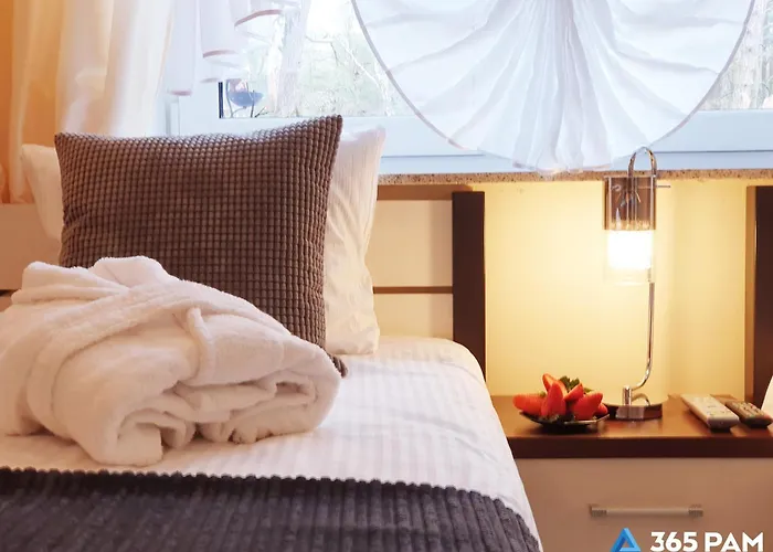 365pam - Dwie Sosny Przy Plazy - Sauna, Jacuzzi, Silownia, Bawialnia アパート ウストロニエ・モルスキエ