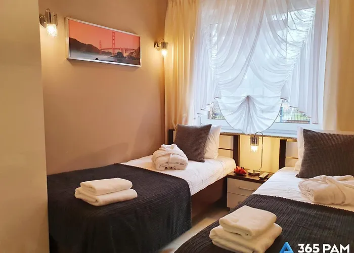 365pam - Dwie Sosny Przy Plazy - Sauna, Jacuzzi, Silownia, Bawialnia アパート ウストロニエ・モルスキエ