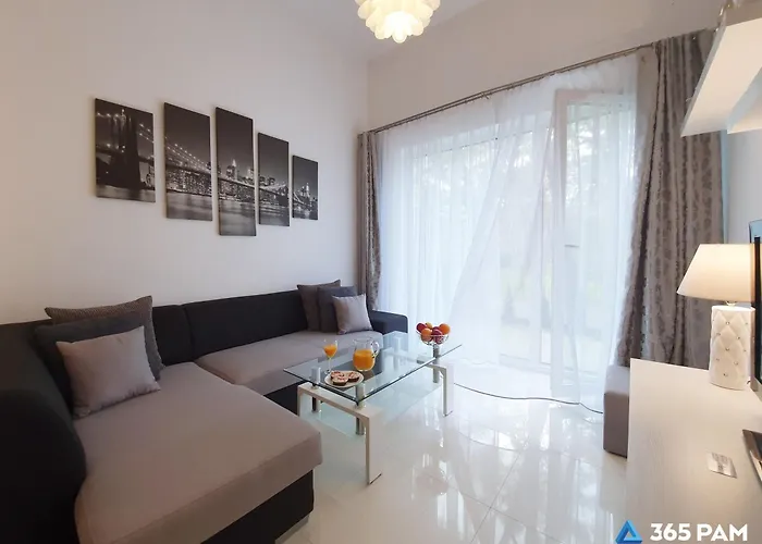 アパート 365pam - Dwie Sosny Przy Plazy - Sauna, Jacuzzi, Silownia, Bawialnia ウストロニエ・モルスキエ